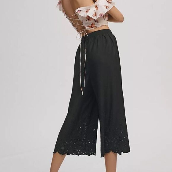 Anthro Wide Leg Eyelet Detail Crop Pants Size 2 - Picture 4 of 11